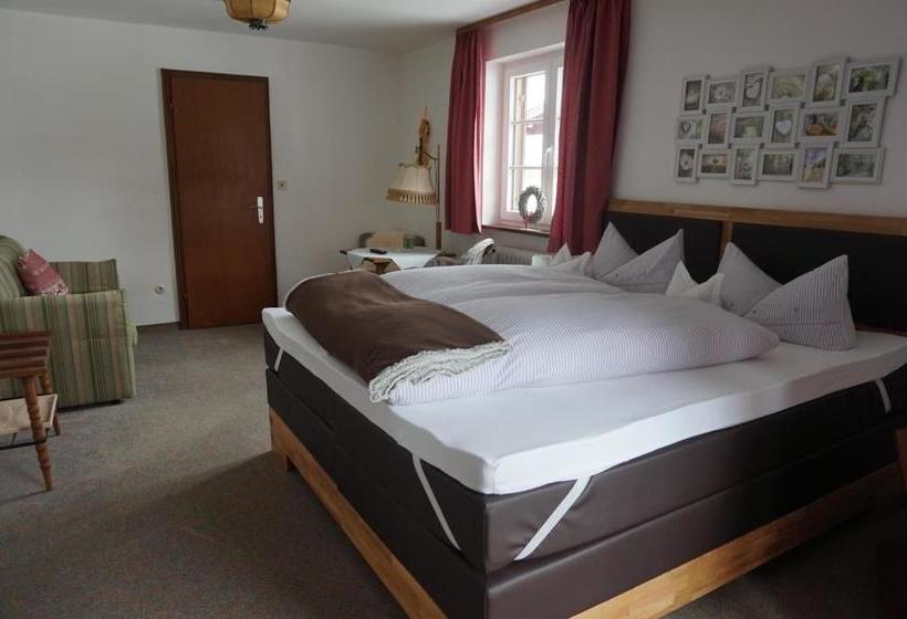 پانسیون Garni Liberia