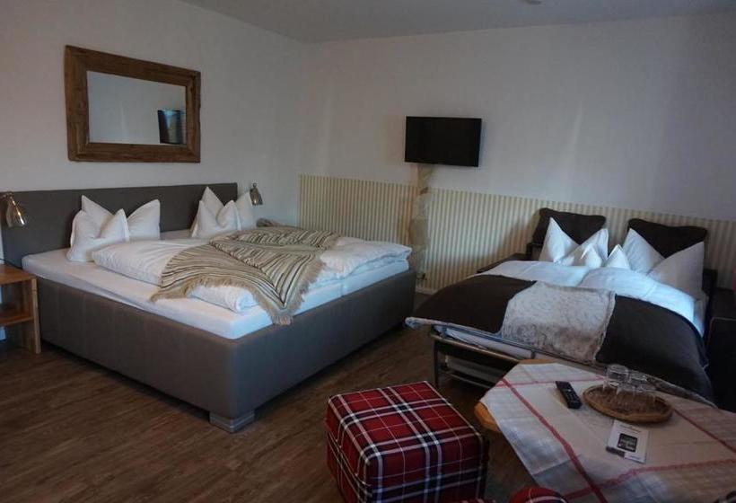 پانسیون Garni Liberia