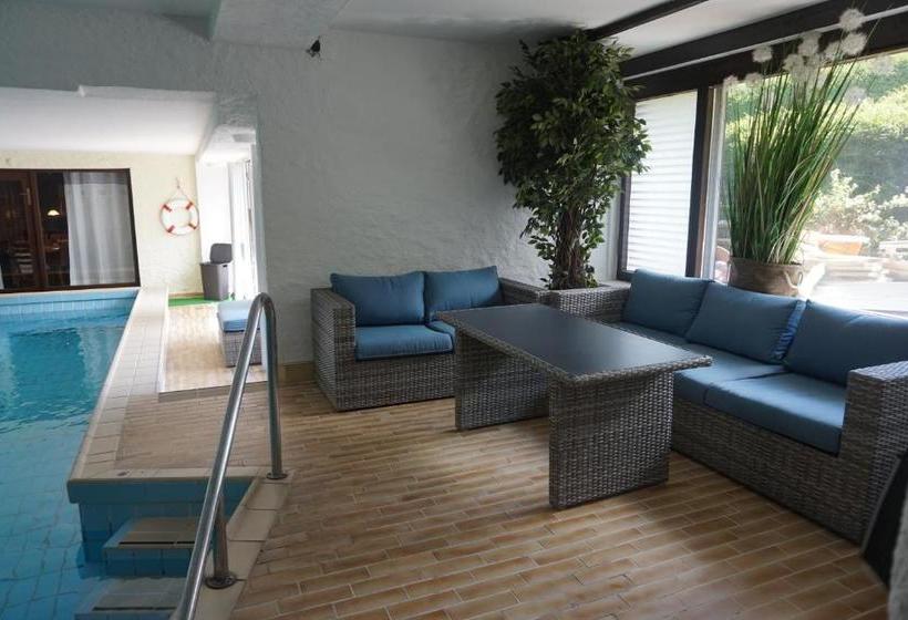 پانسیون Garni Liberia