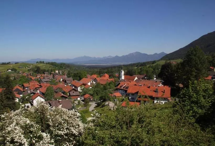 Majatalo Kurbad Und Landhaus Siass