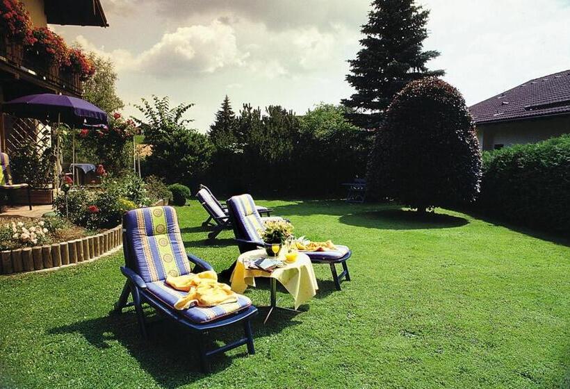 Pensão Kurbad Und Landhaus Siass