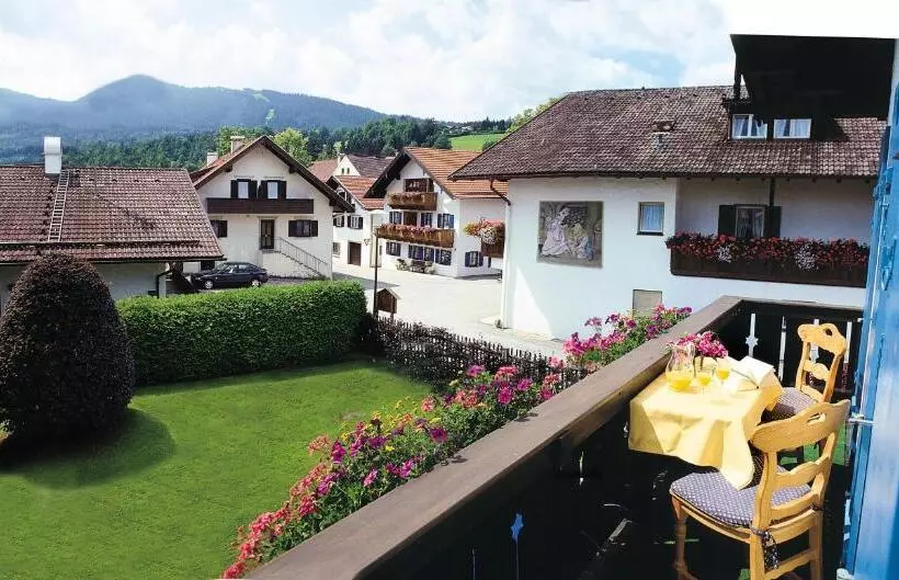 Majatalo Kurbad Und Landhaus Siass