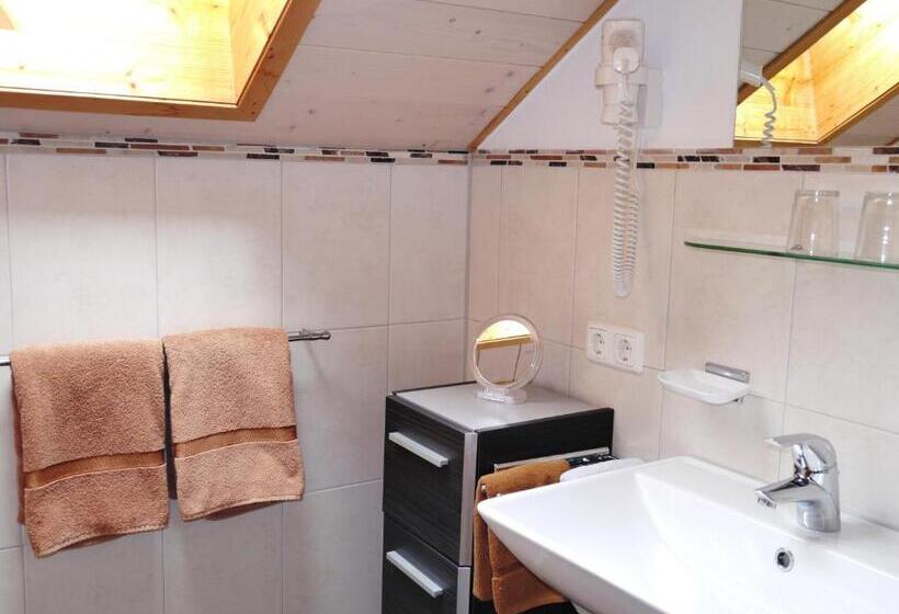 Pensão Kurbad Und Landhaus Siass