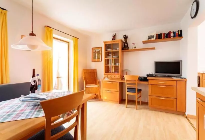 Majatalo Kurbad Und Landhaus Siass