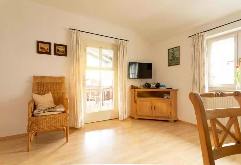 Majatalo Kurbad Und Landhaus Siass