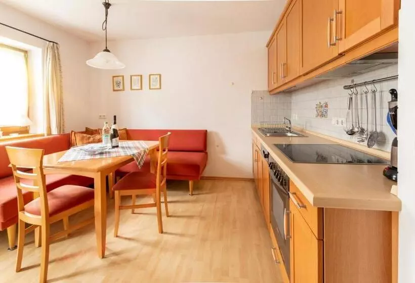 Majatalo Kurbad Und Landhaus Siass