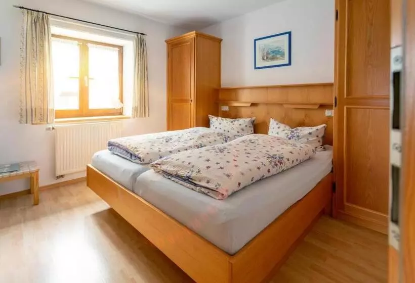 Majatalo Kurbad Und Landhaus Siass