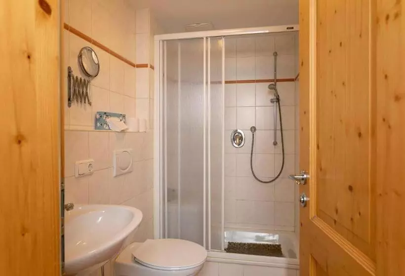 Majatalo Kurbad Und Landhaus Siass