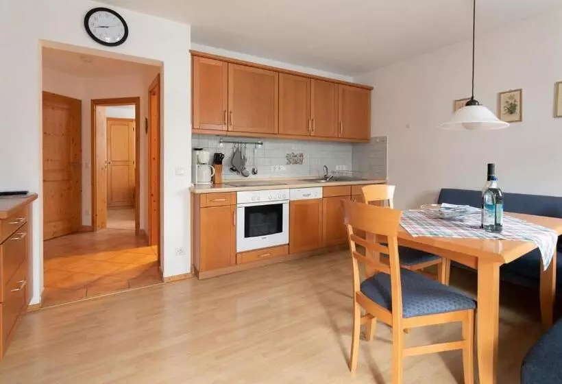 Majatalo Kurbad Und Landhaus Siass