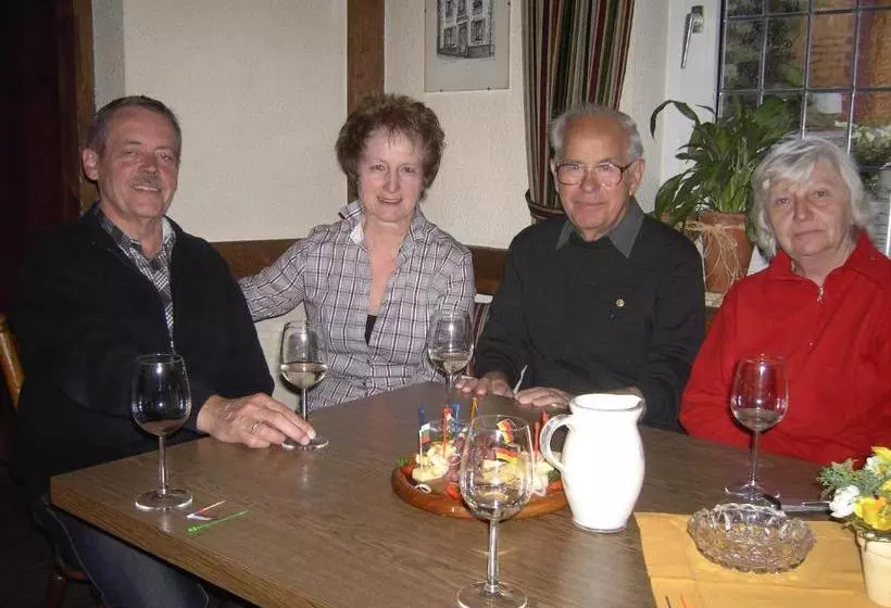 Weinstube Pension Moselblümchen