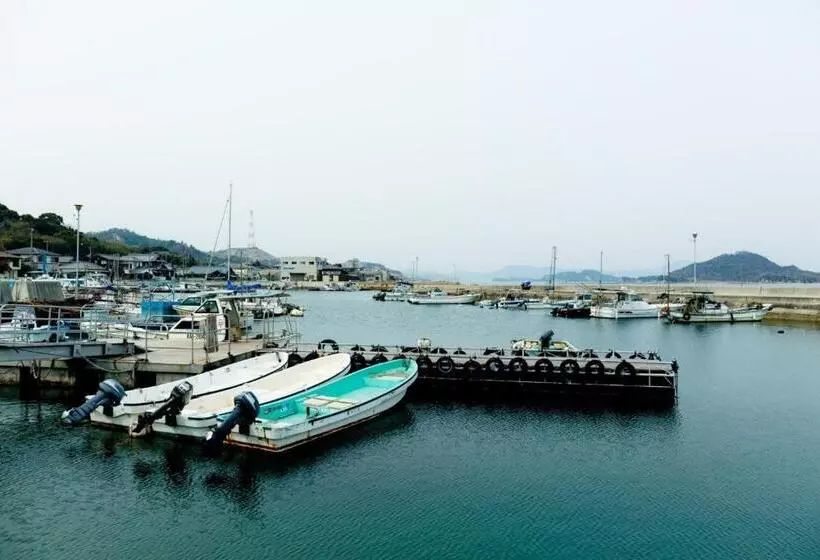 ペンション Naoshima Backpackers Guesthouse