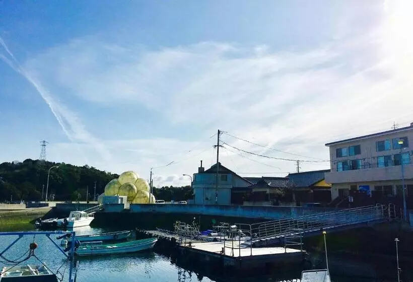 ペンション Naoshima Backpackers Guesthouse