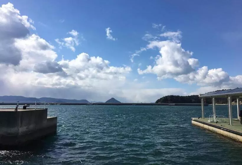 ペンション Naoshima Backpackers Guesthouse