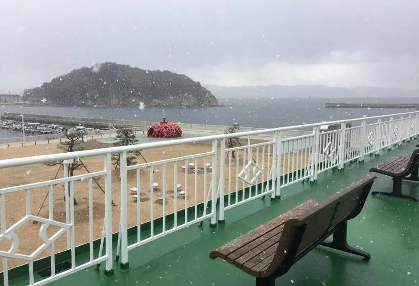 ペンション Naoshima Backpackers Guesthouse