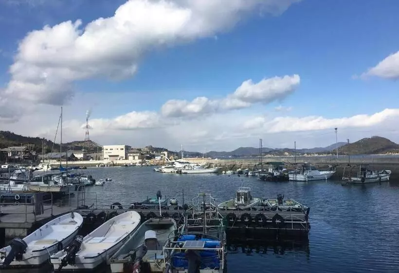 ペンション Naoshima Backpackers Guesthouse