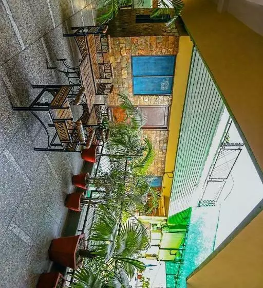 Hotel Embassy