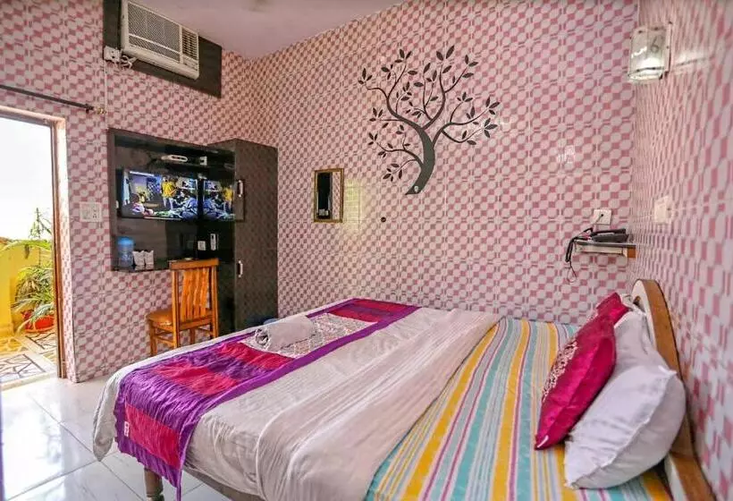 Hotel Embassy