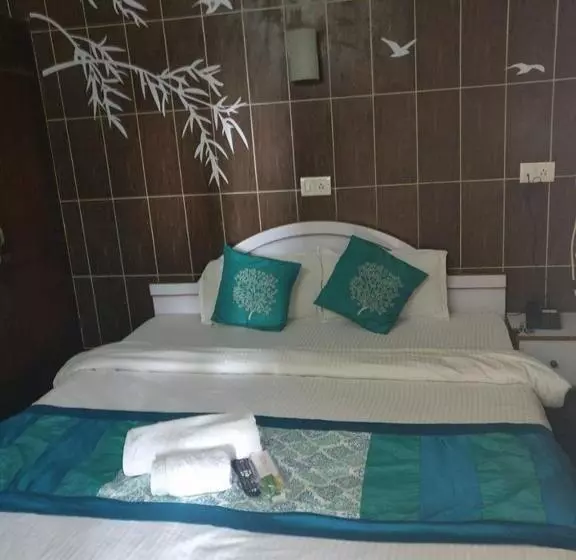 Hotel Embassy