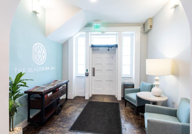 هاستل The Blackburn Inn And Conference Center