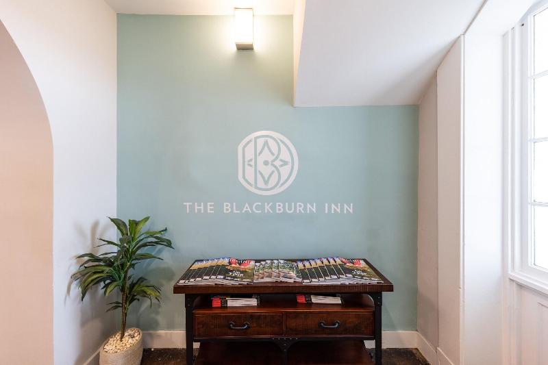 هاستل The Blackburn Inn And Conference Center