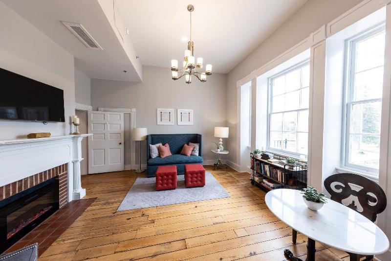 هاستل The Blackburn Inn And Conference Center