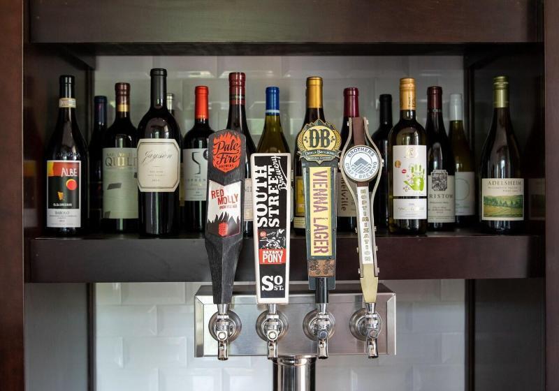 هاستل The Blackburn Inn And Conference Center