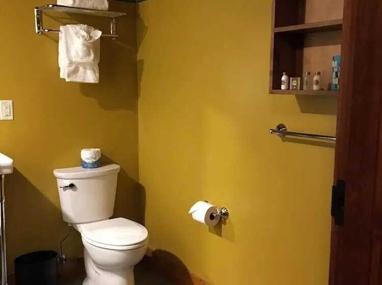 Hotelli Mcmenamins Kalama Harbor Lodge