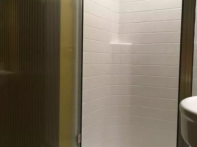 Hotelli Mcmenamins Kalama Harbor Lodge