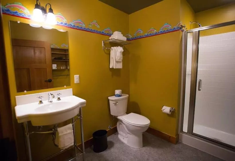 Hotelli Mcmenamins Kalama Harbor Lodge