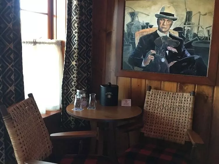 Hotelli Mcmenamins Kalama Harbor Lodge