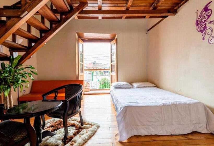 بنسيون Hostal La Suite