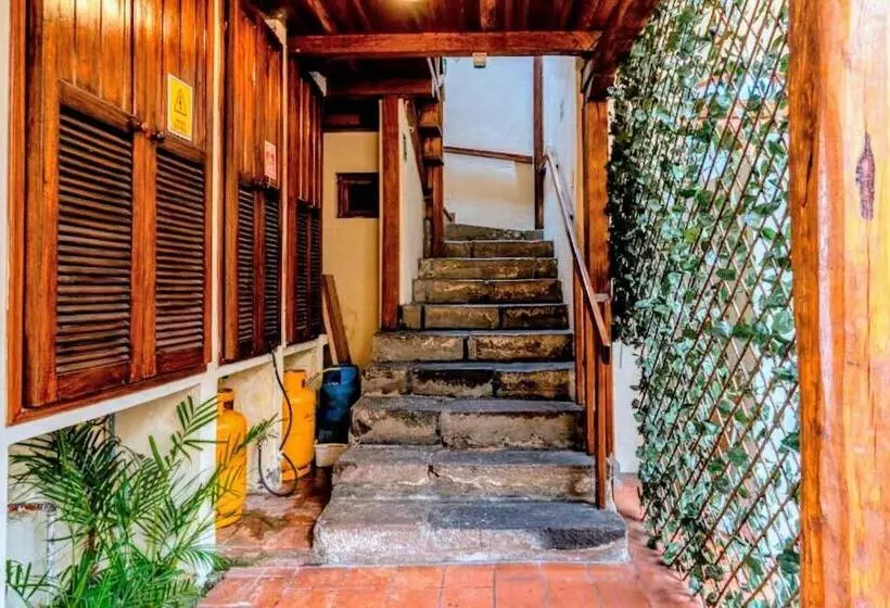 ペンション Hostal La Suite
