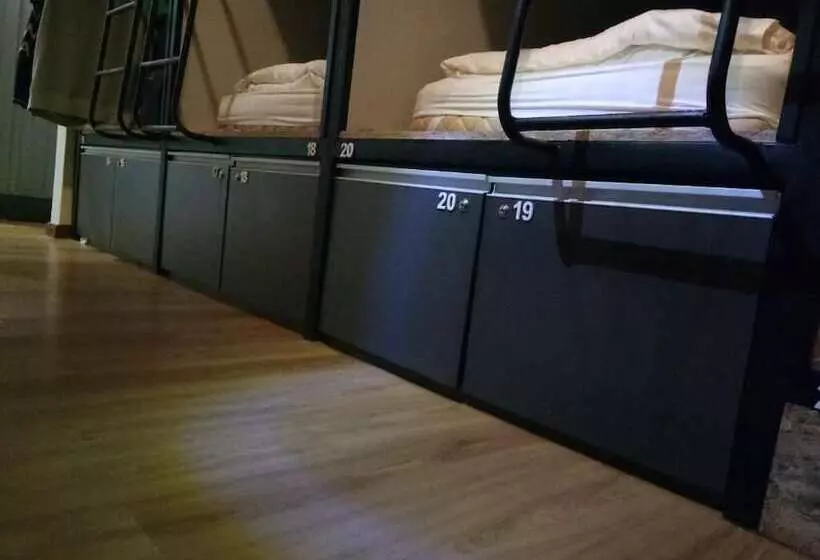 Kapselihotelli Sleepbox Hotel   Hostel