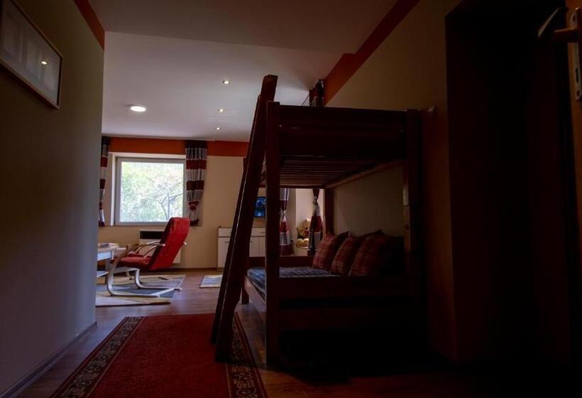 بنسيون Dombtető Vendégház