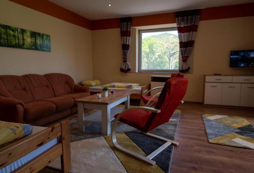 بنسيون Dombtető Vendégház