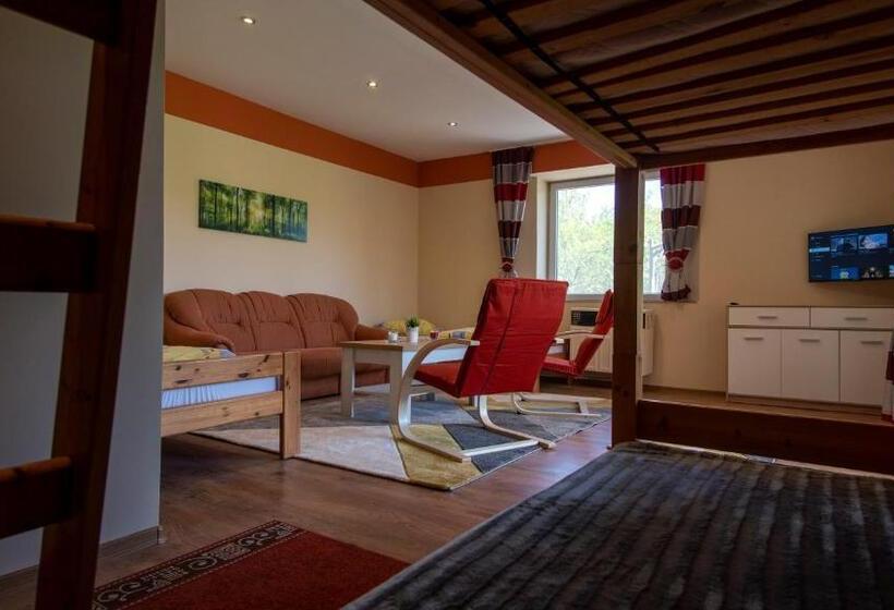 بنسيون Dombtető Vendégház