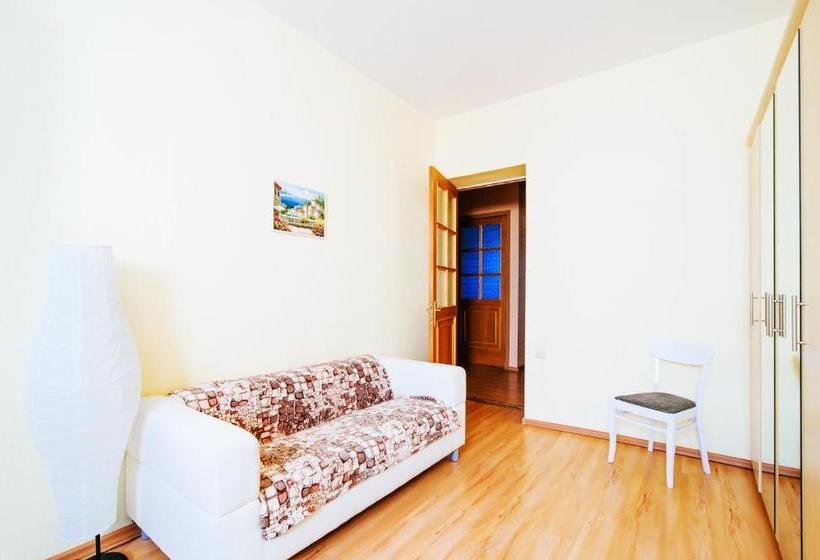 پانسیون Guest House On Victory Square