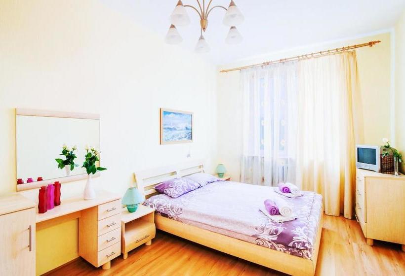 پانسیون Guest House On Victory Square