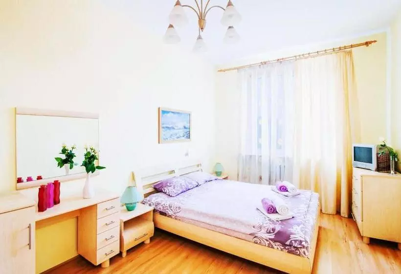 ペンション Guest House On Victory Square