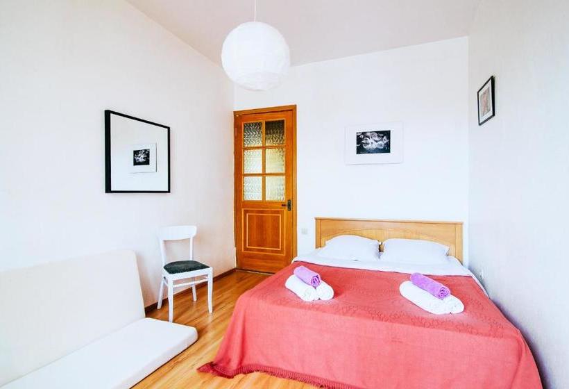 پانسیون Guest House On Victory Square