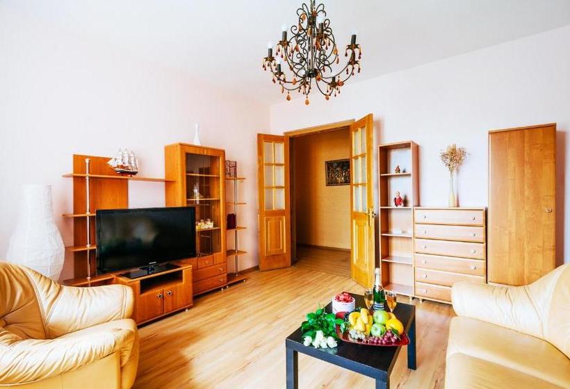 پانسیون Guest House On Victory Square