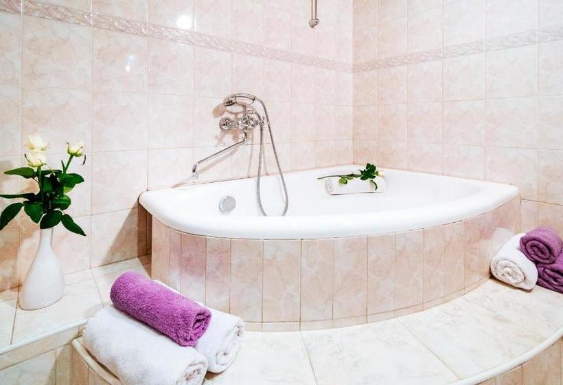 پانسیون Guest House On Victory Square