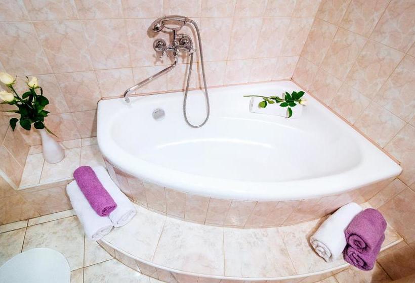 پانسیون Guest House On Victory Square