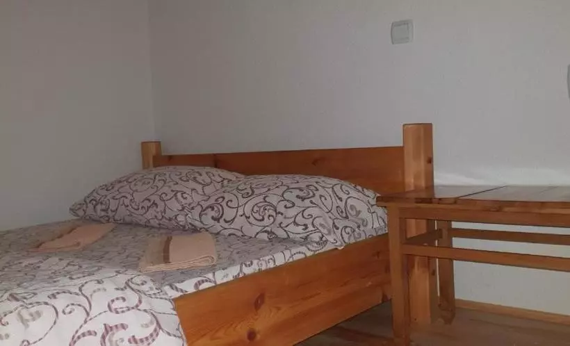 پانسیون Restoran ,, Pogled