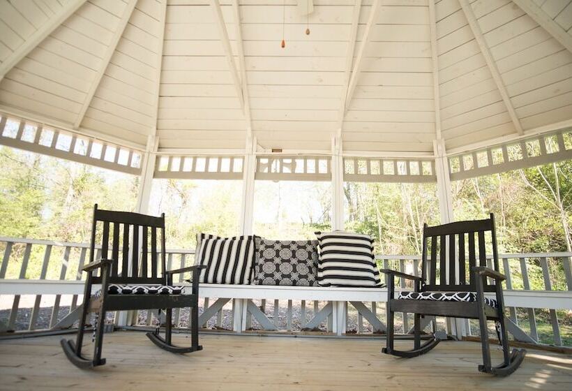 הוסטל Swamp Rabbit Inn Travelers Rest