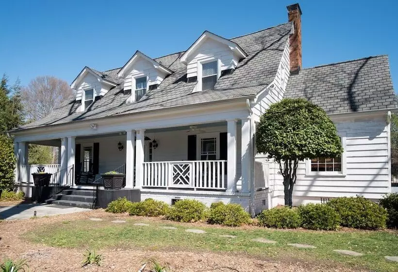 Retkeilymaja Swamp Rabbit Inn Travelers Rest