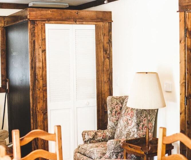 הוסטל Swamp Rabbit Inn Travelers Rest