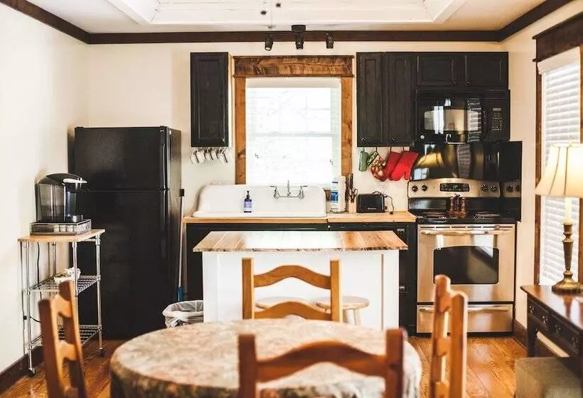 Retkeilymaja Swamp Rabbit Inn Travelers Rest