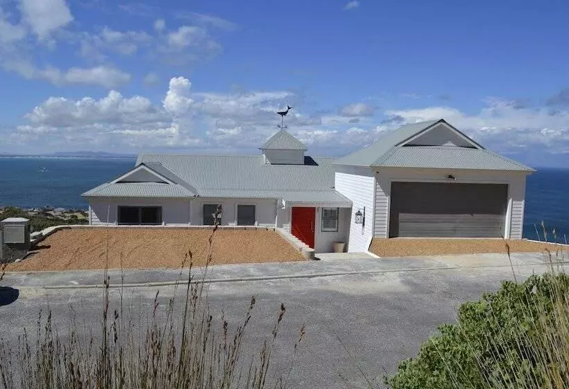 پانسیون Oceans Drift Guest House   Adults Only