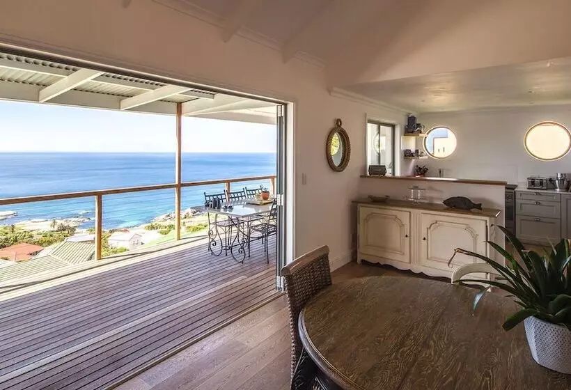 پانسیون Oceans Drift Guest House   Adults Only